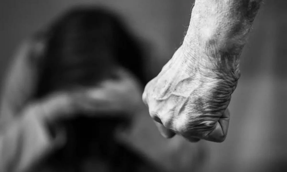 Δημογλίδου για καταγγελία ασκούμενης: «Το θύμα αναφέρθηκε σε εξύβριση και όχι σε ξυλοδαρμό»